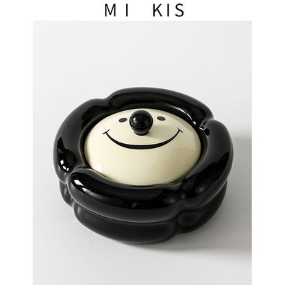 Light luxury and high-end feeling, home living room, anti fly ash with lid, office, high-end and atmospheric level, ceramic creative ashtray