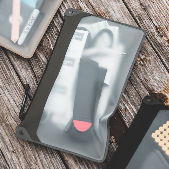 DAKA Pouch (Windowed)