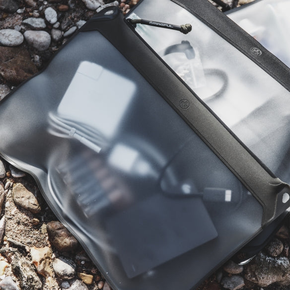 DAKA Pouch (Windowed)