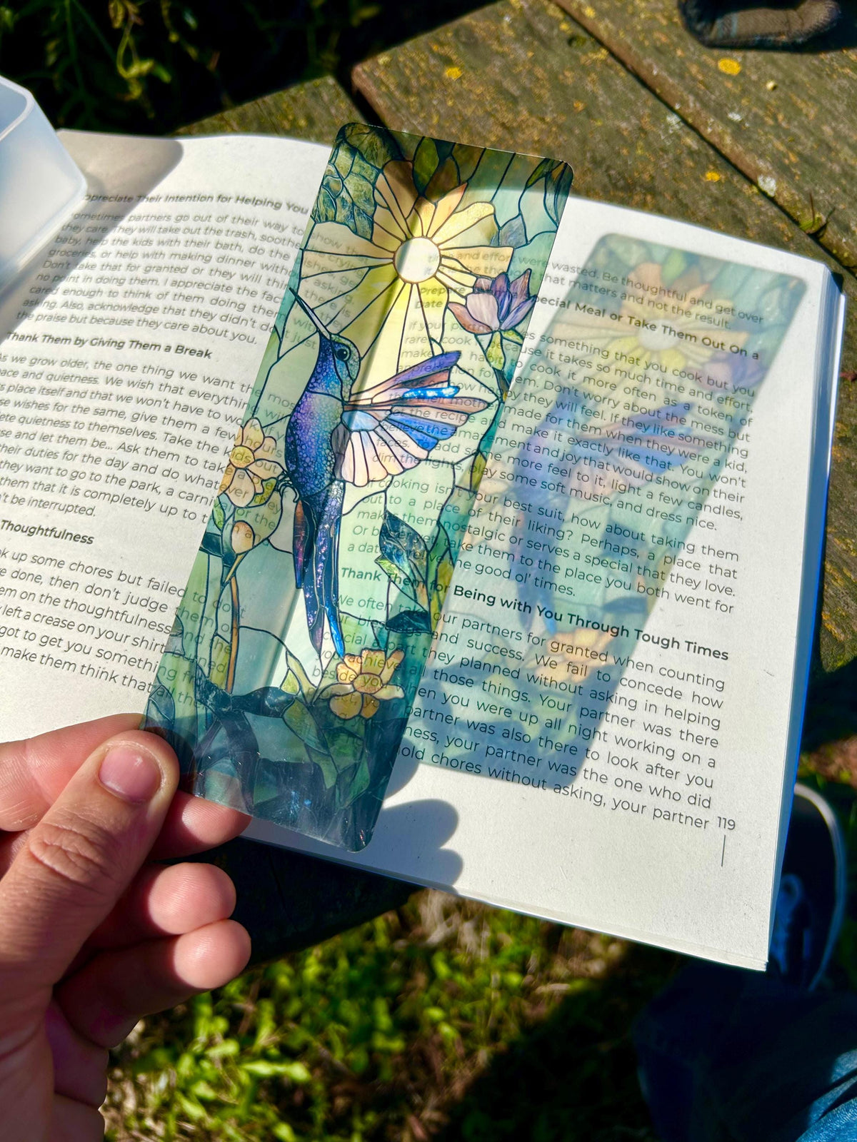 Hummingbird Bookmark - Elegant and Colorful Bird Design, Perfect for Bird Lovers, Readers, and Nature Enthusiasts, Gift for Bird Watchers