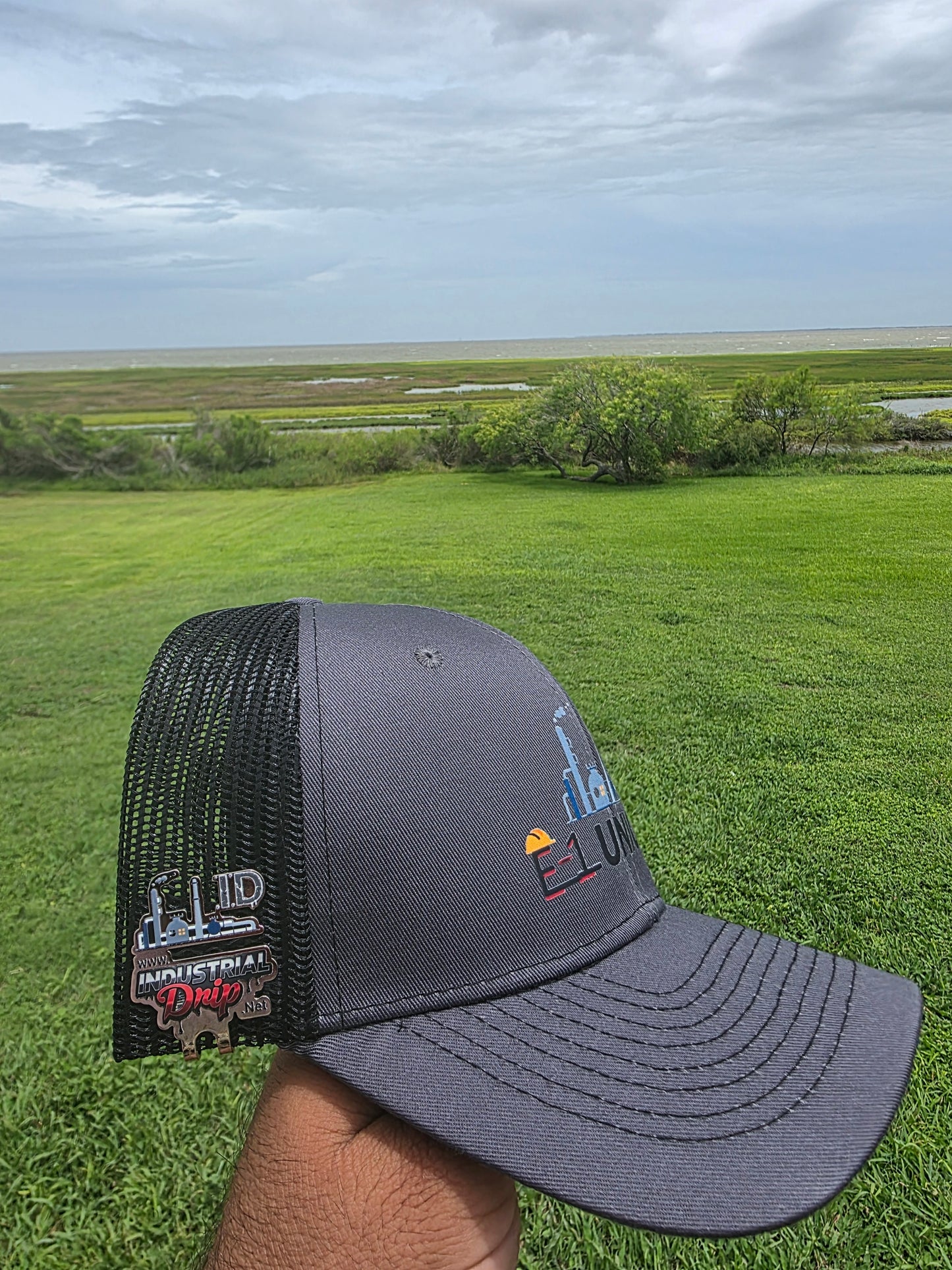 E1 Unico Industrial Drip Trucker Hat